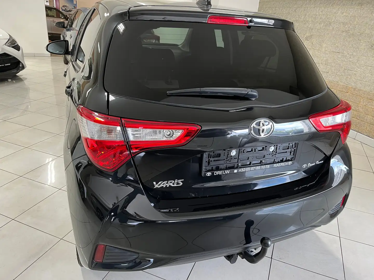 Toyota Yaris 1.5i Dual VVT-iCONIC Noir - 2