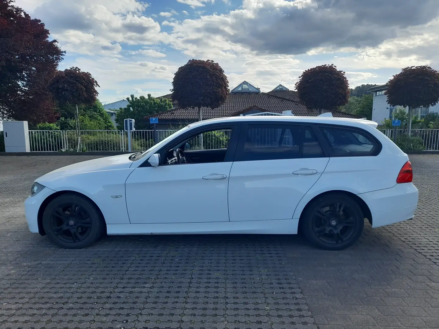 BMW 318 318i Touring Aut. Weiß - 2