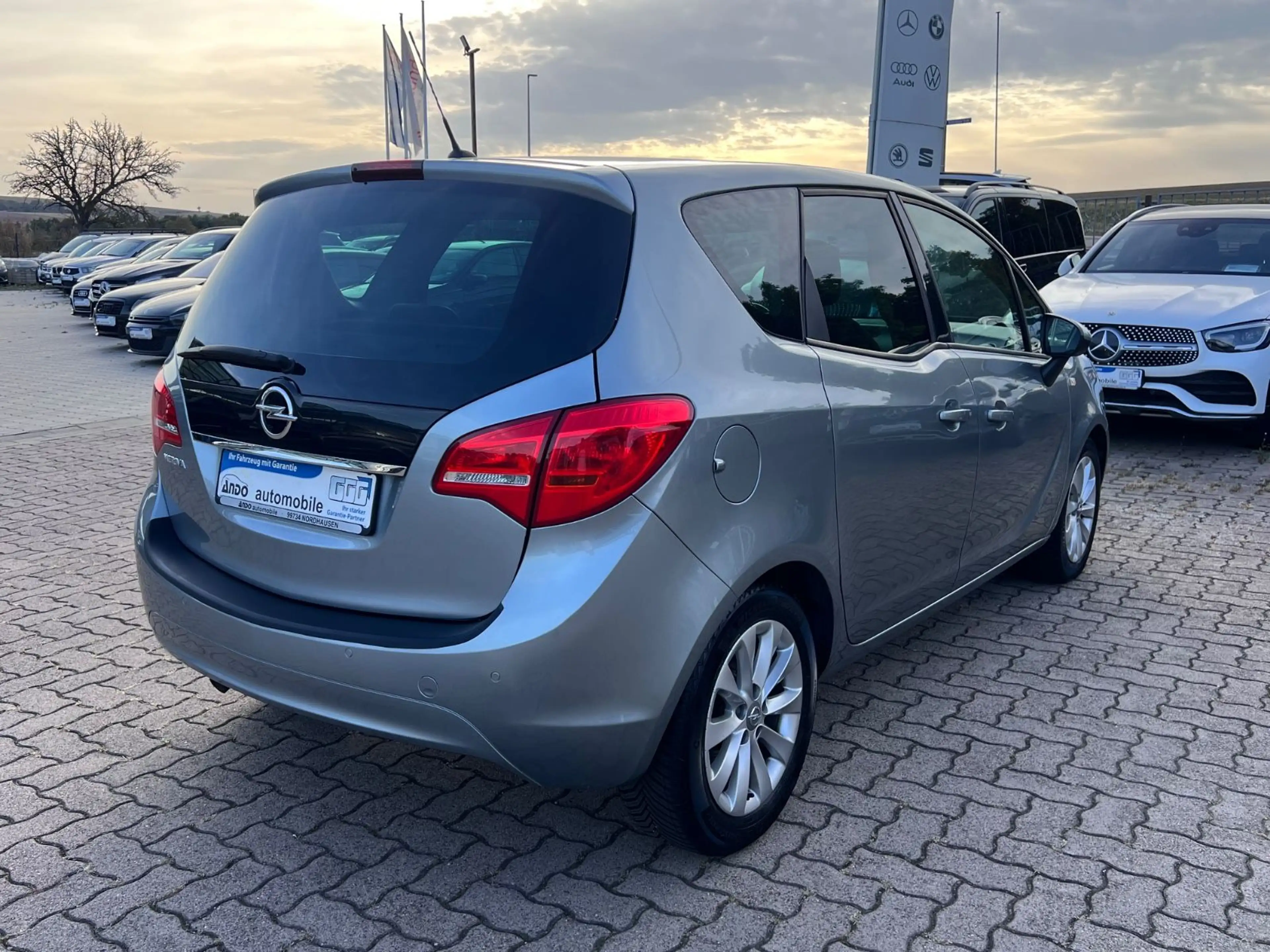 Opel Meriva B 1.4 150 Jahre Opel Teilleder/SHZ/PDC — photo 3
