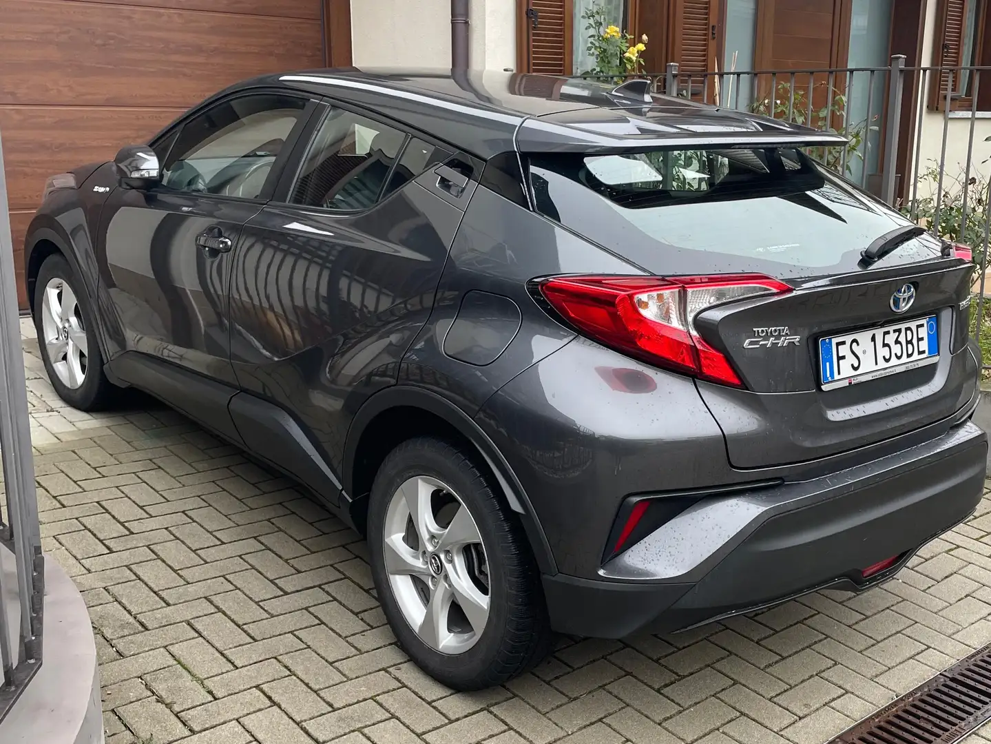 Toyota C-HR Hibrida - 1