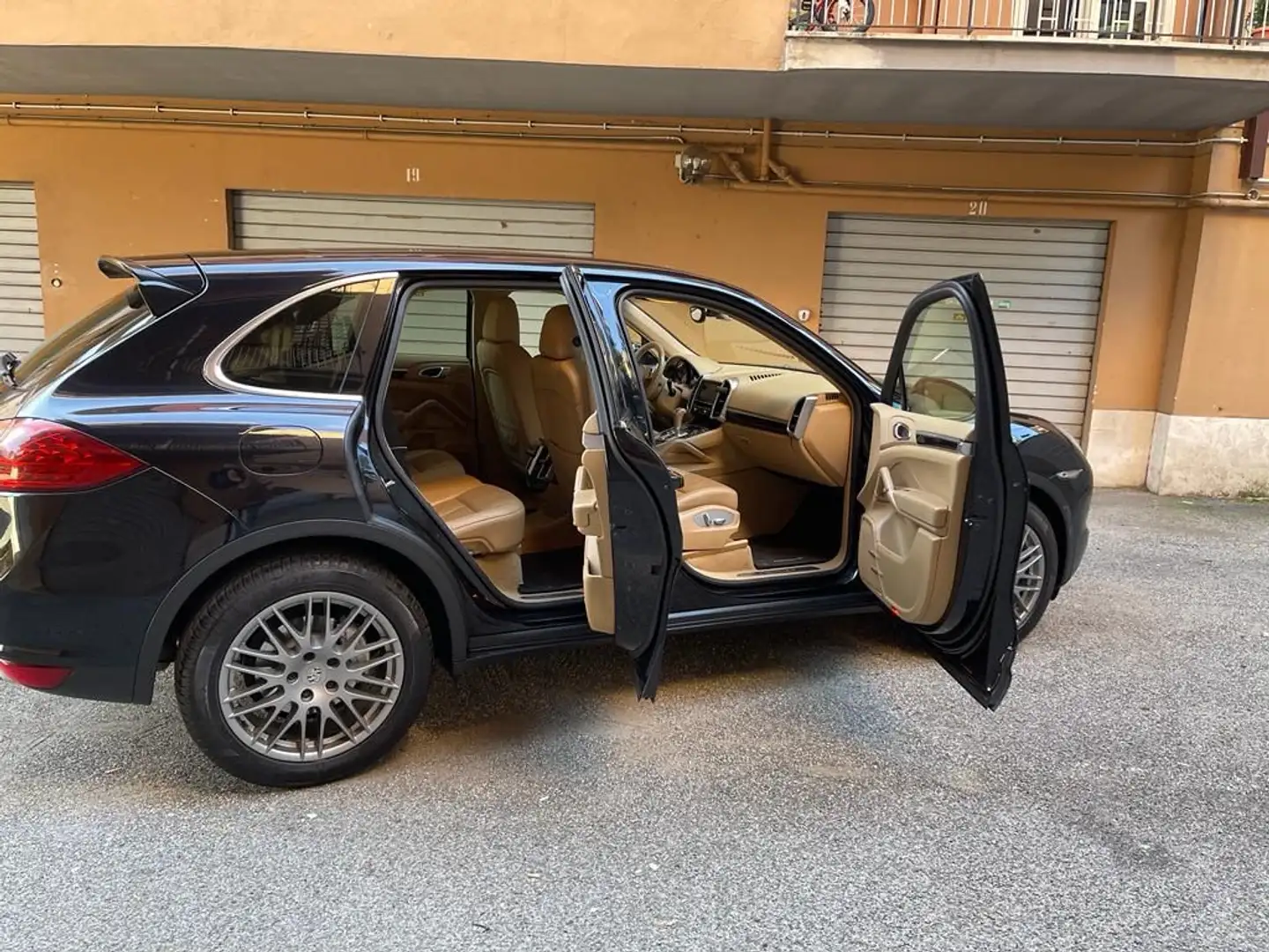 Porsche cayenne 4.8 v 8 - 1