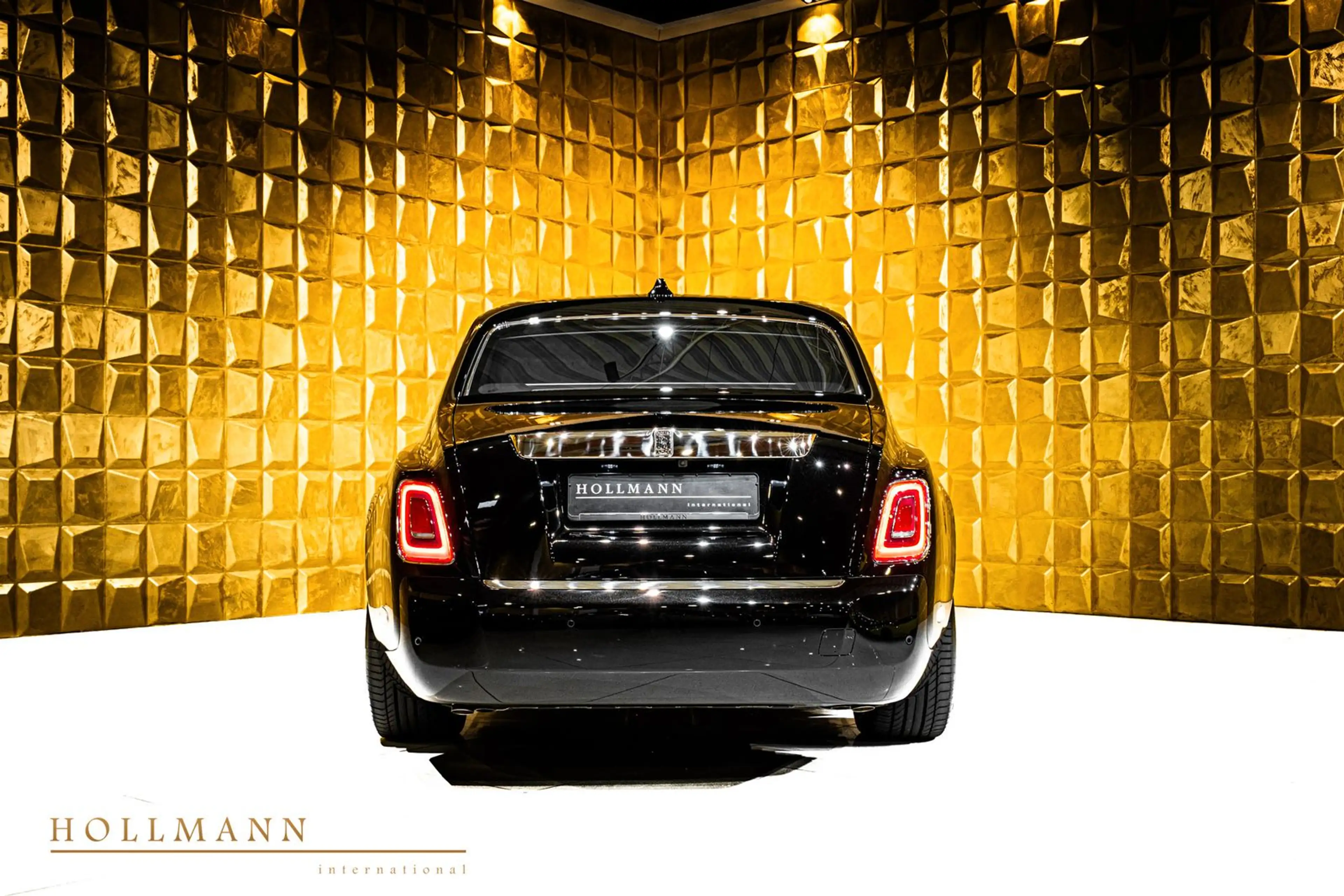 Rolls-Royce Phantom EWB +Shooting Star+Bespoke+ — photo 11
