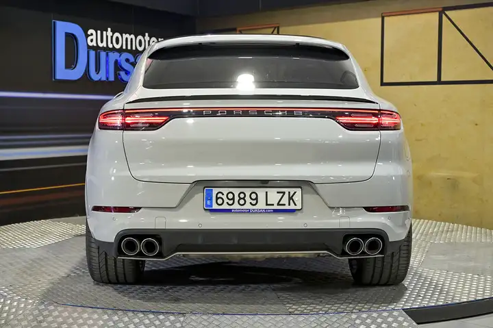 Porsche Cayenne Coupé Turbo S E-Hybrid 4.0 2022, foto 16