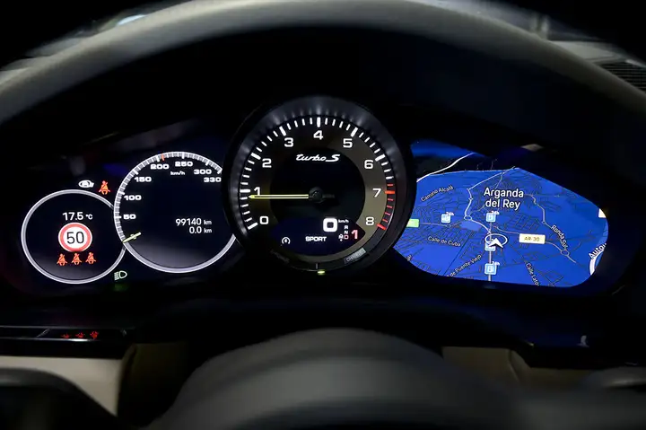 Porsche Cayenne Coupé Turbo S E-Hybrid 4.0 2022, foto 7