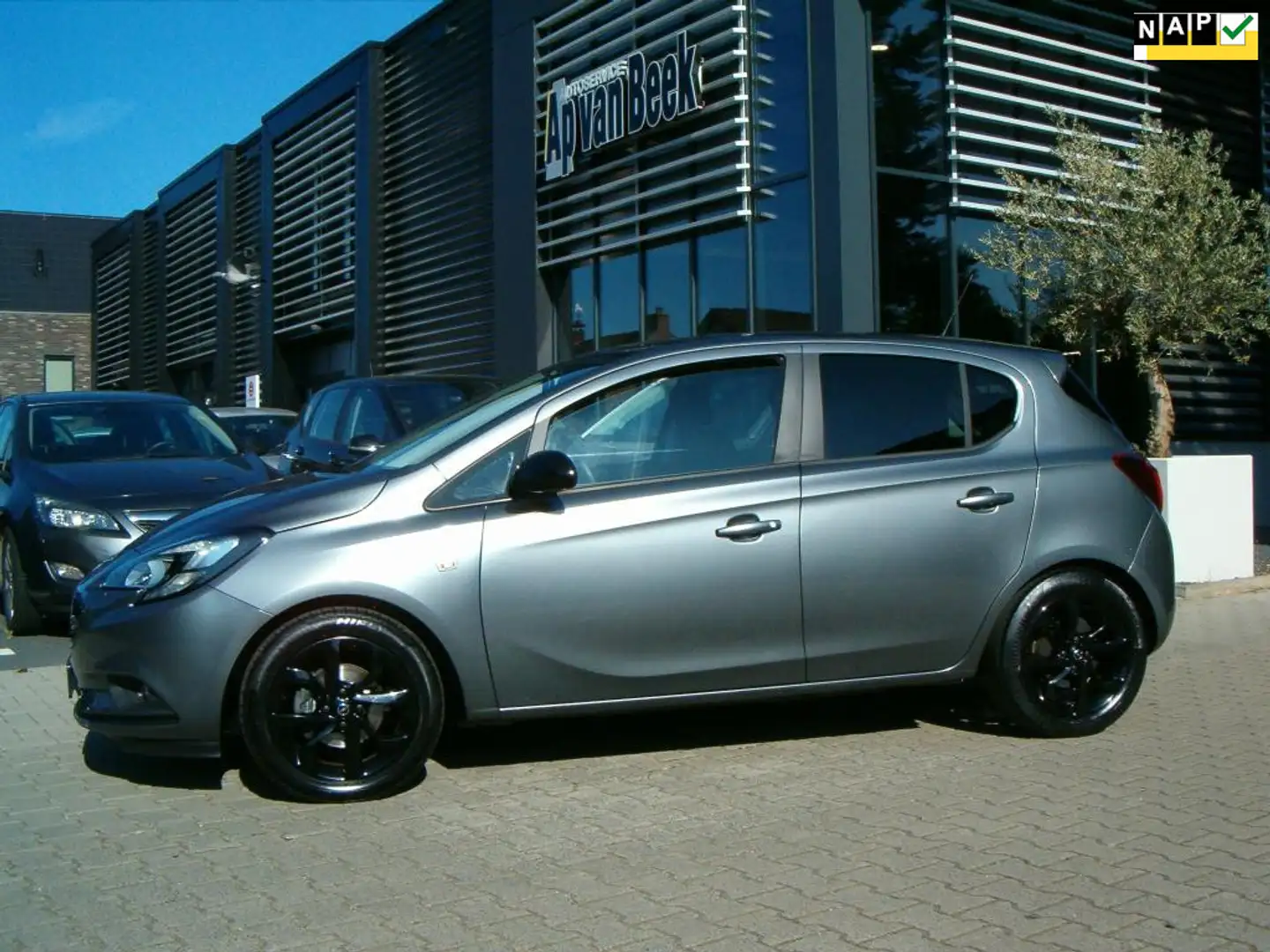 Opel Corsa 1.4 Online Edition - Automaat Gris - 1