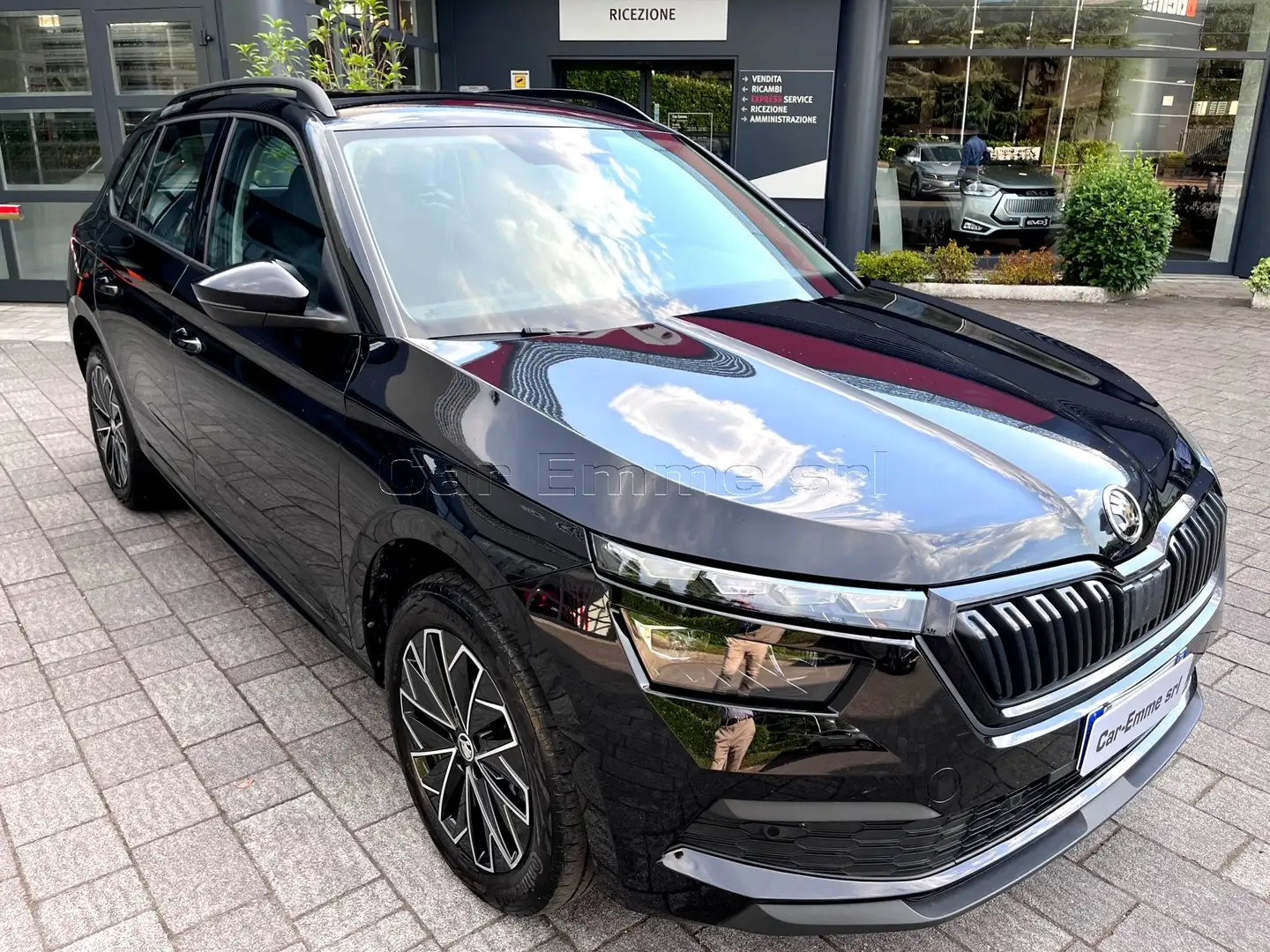 Skoda Kamiq 1.0 tsi Black Dots 95cv Zwart - 1