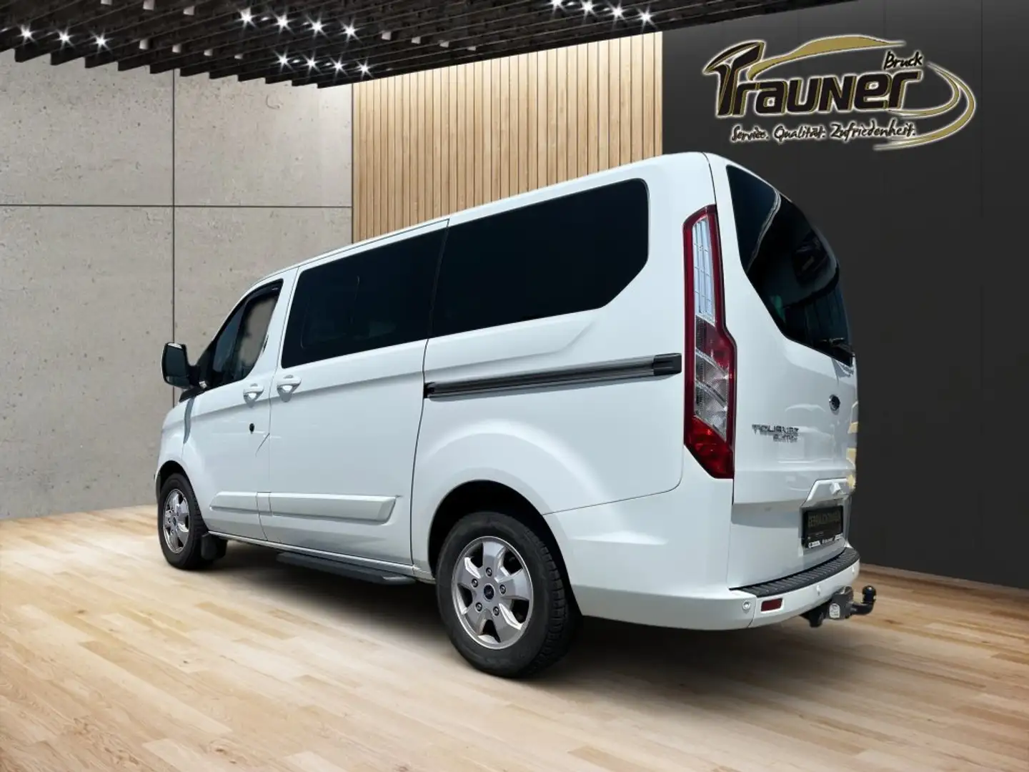 Ford Tourneo Custom 2,2 TDCI Titanium L1H1 Weiß - 2