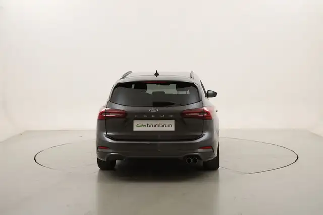 Ford Focus view 4