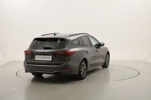 Ford Focus view 5