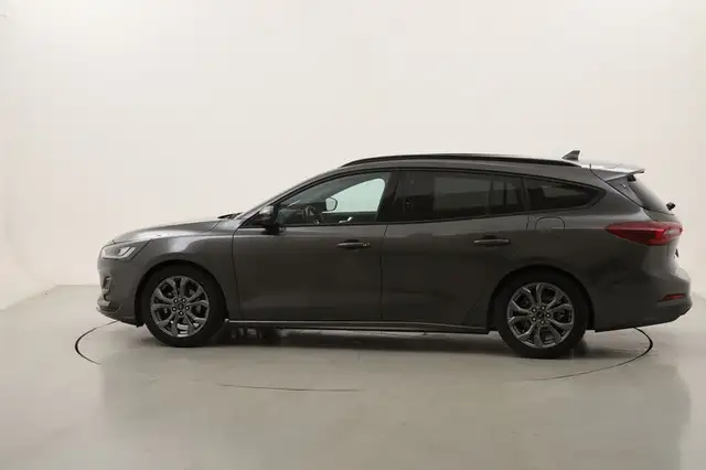Ford Focus view 2
