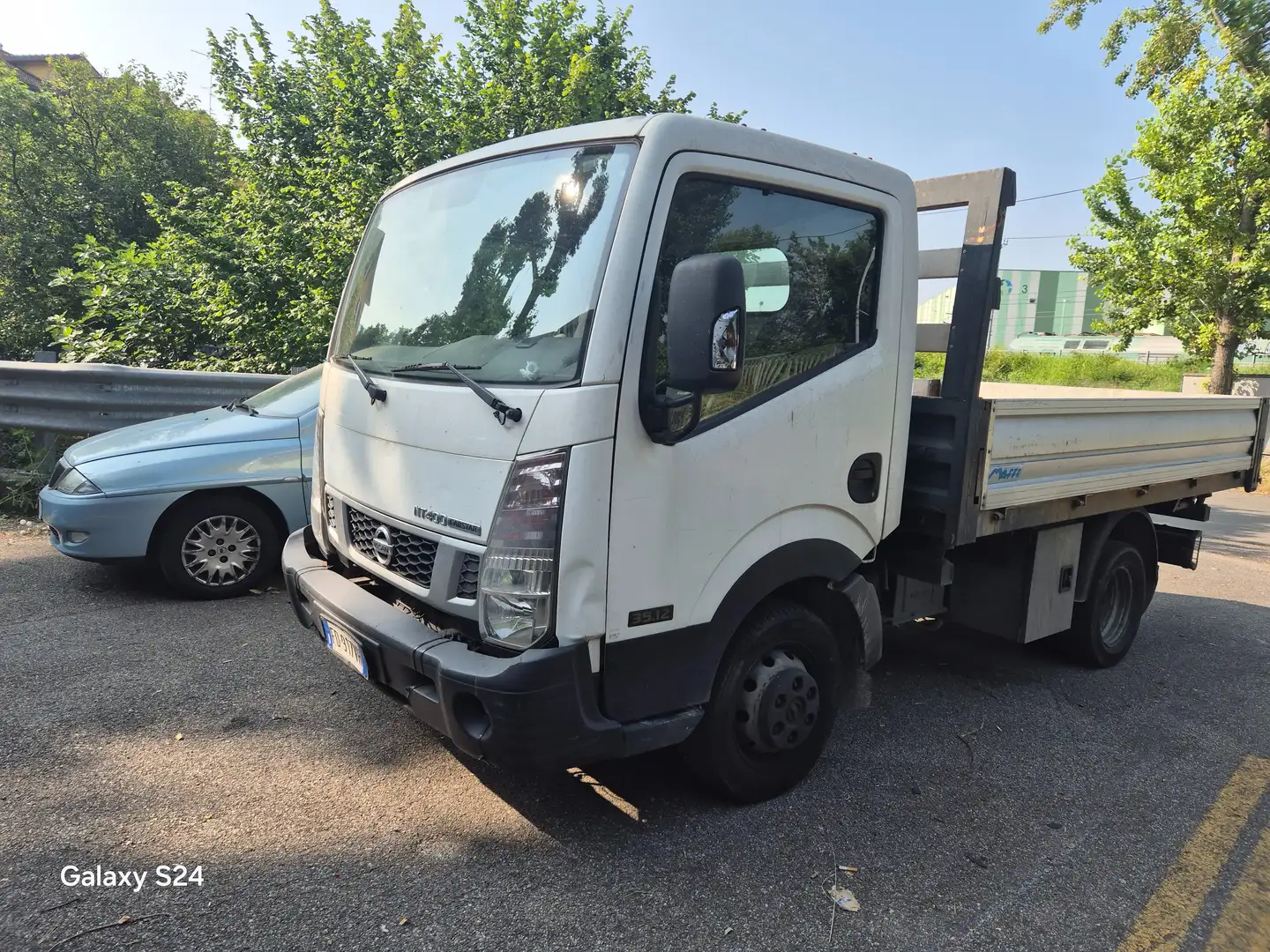 Nissan CABSTAR RIBALTABILE TRILATERALE Bianco - 1