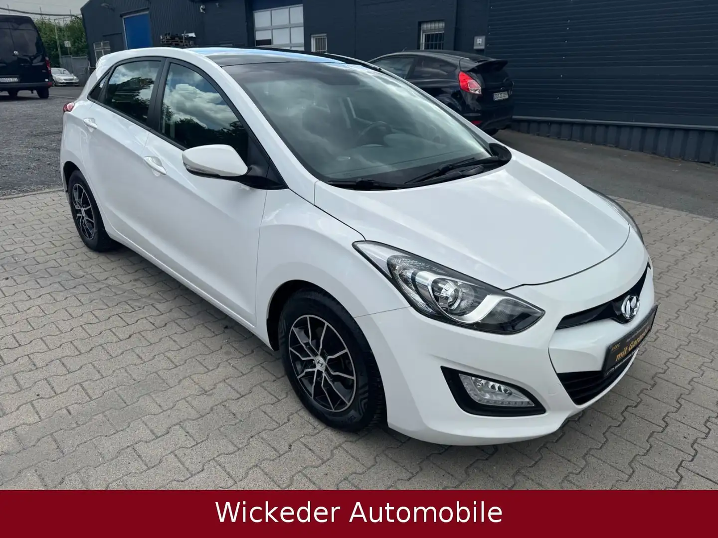 Hyundai i30 Trend/Panorama/Tüv Neu/Top Pflege/erst 44000 Bianco - 1
