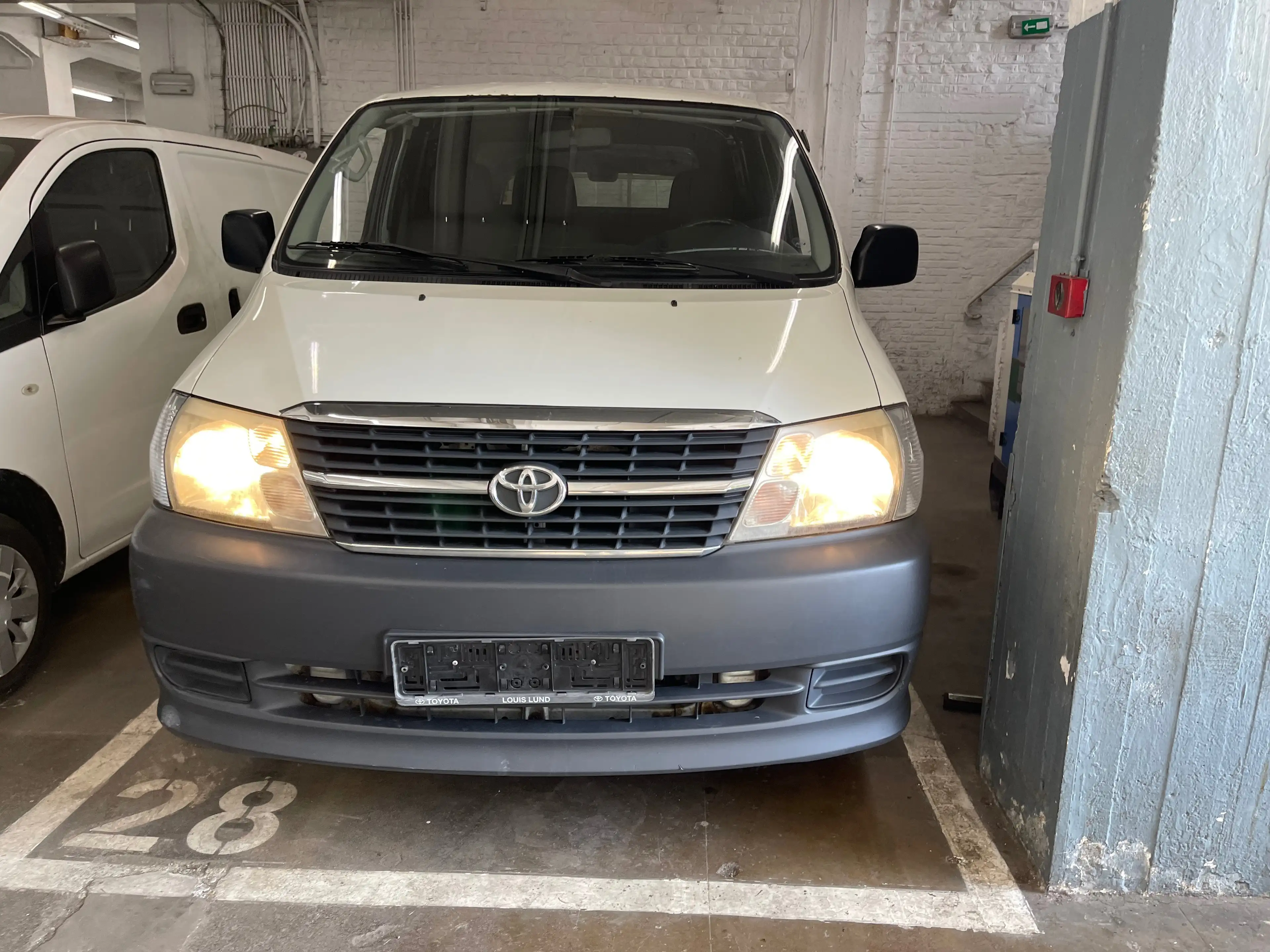 Toyota Hiace 2.5 Turbo D-4D SX — photo 8