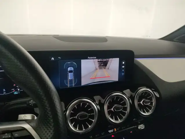 Mercedes-Benz Gla view 11