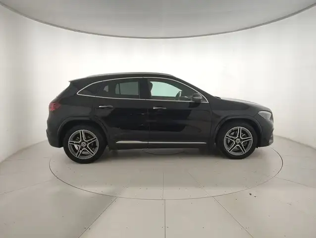 Mercedes-Benz Gla view 5