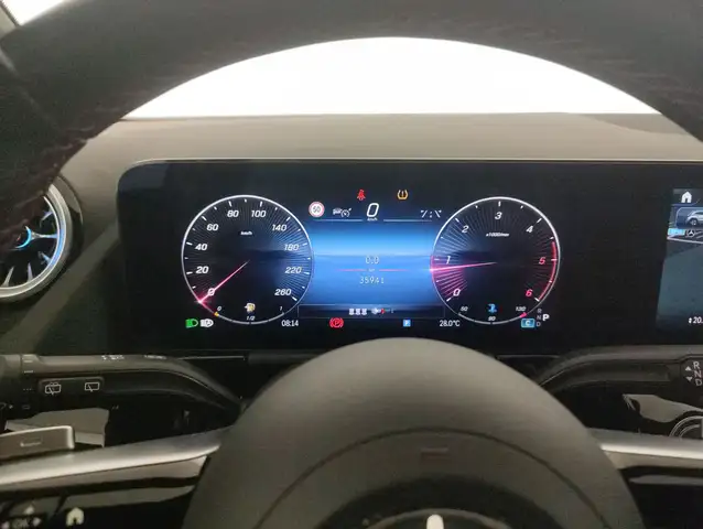 Mercedes-Benz Gla view 14
