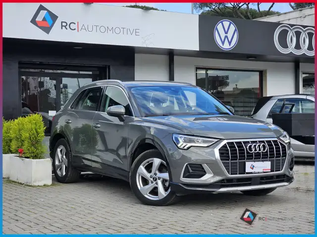 Audi Q3 main image
