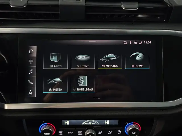 Audi Q3 view 15
