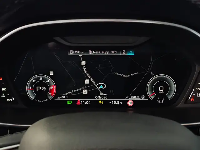 Audi Q3 view 11