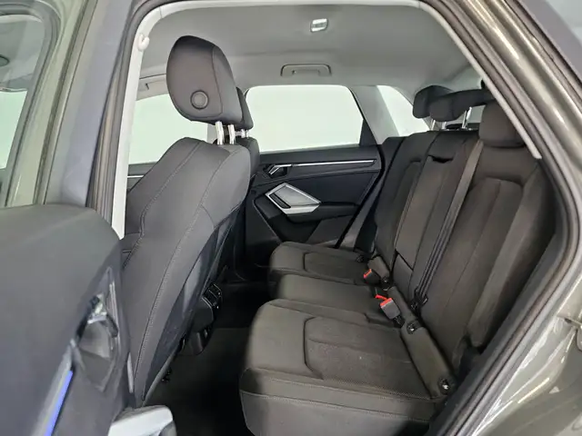 Audi Q3 view 6