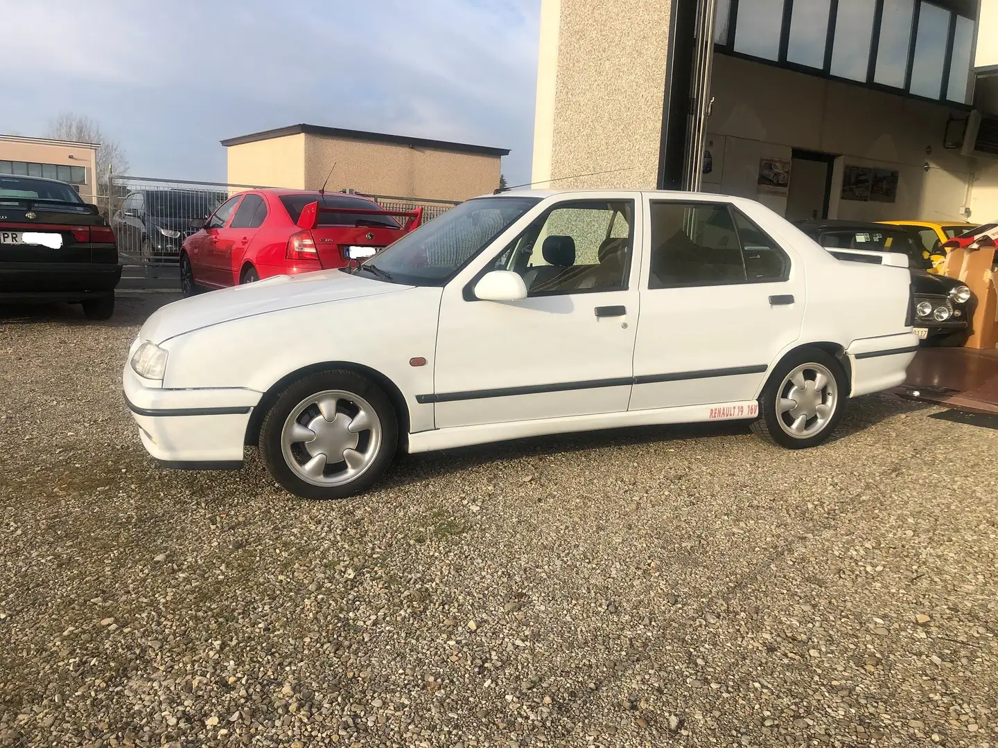 Renault R 19 1.8 16V Gia'  iscritta A.S.I. Biały - 1