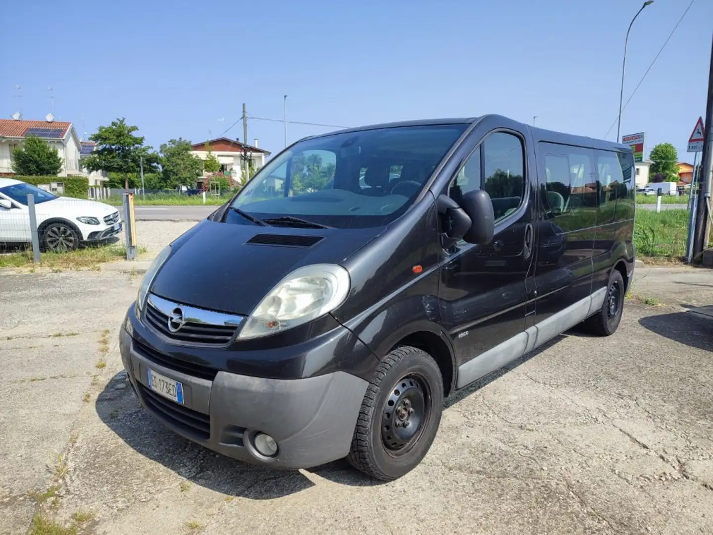 Opel Vivaro 2.0 CDTI 120CV PC-TN Combi 9 posti Nero - 2