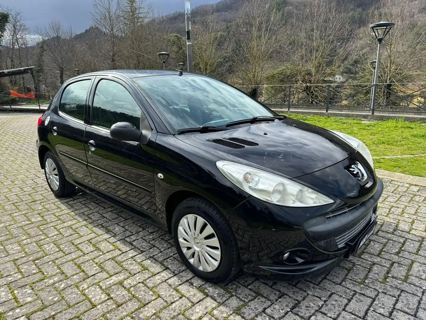 Peugeot 206 Plus 1.1 60CV 5p. Urban neo patentati ok Zwart - 2