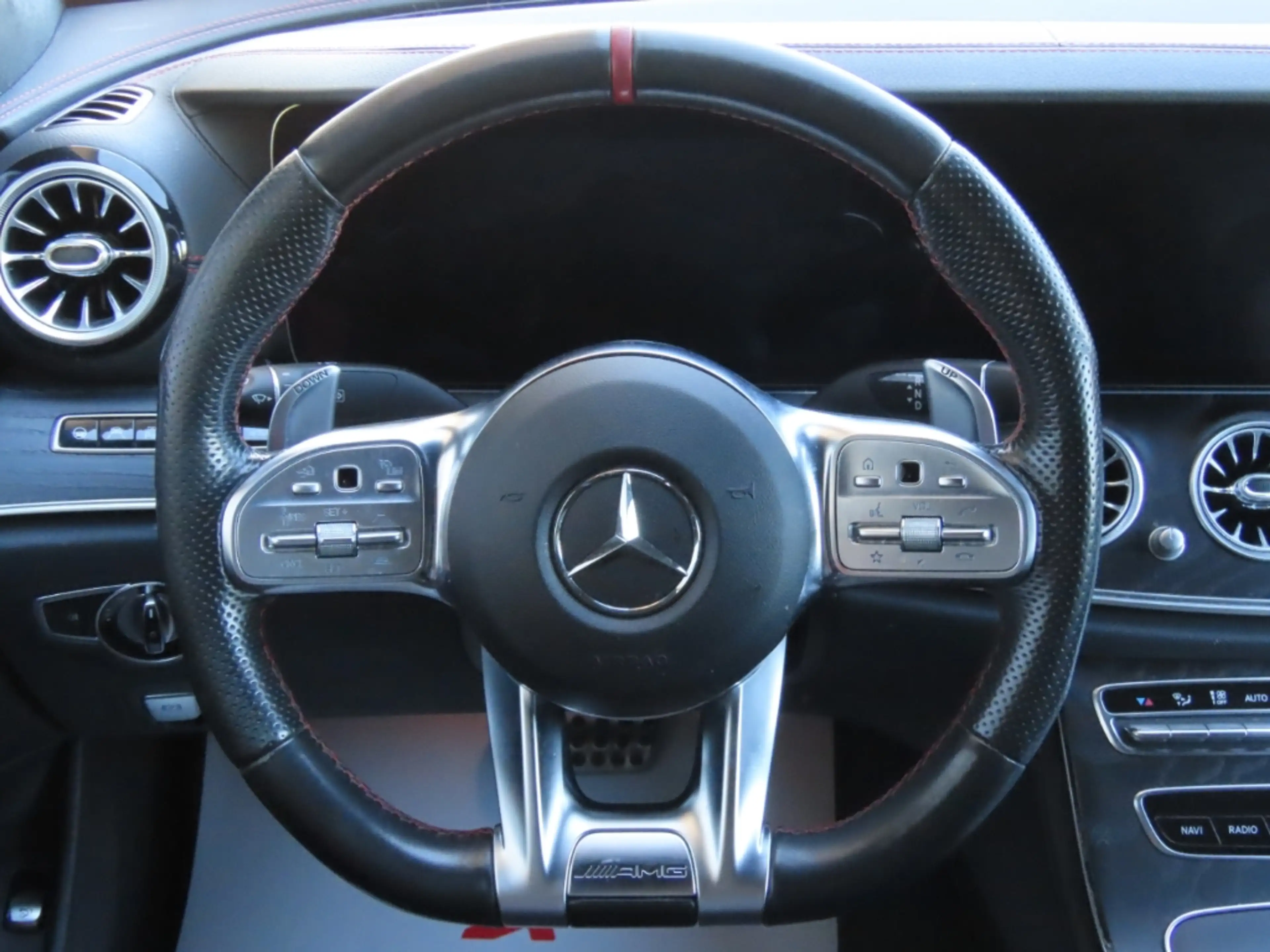 Mercedes-Benz E 53 AMG 4Matic+ Multibeam*ACC*Pano*360Kam*AHK — photo 11