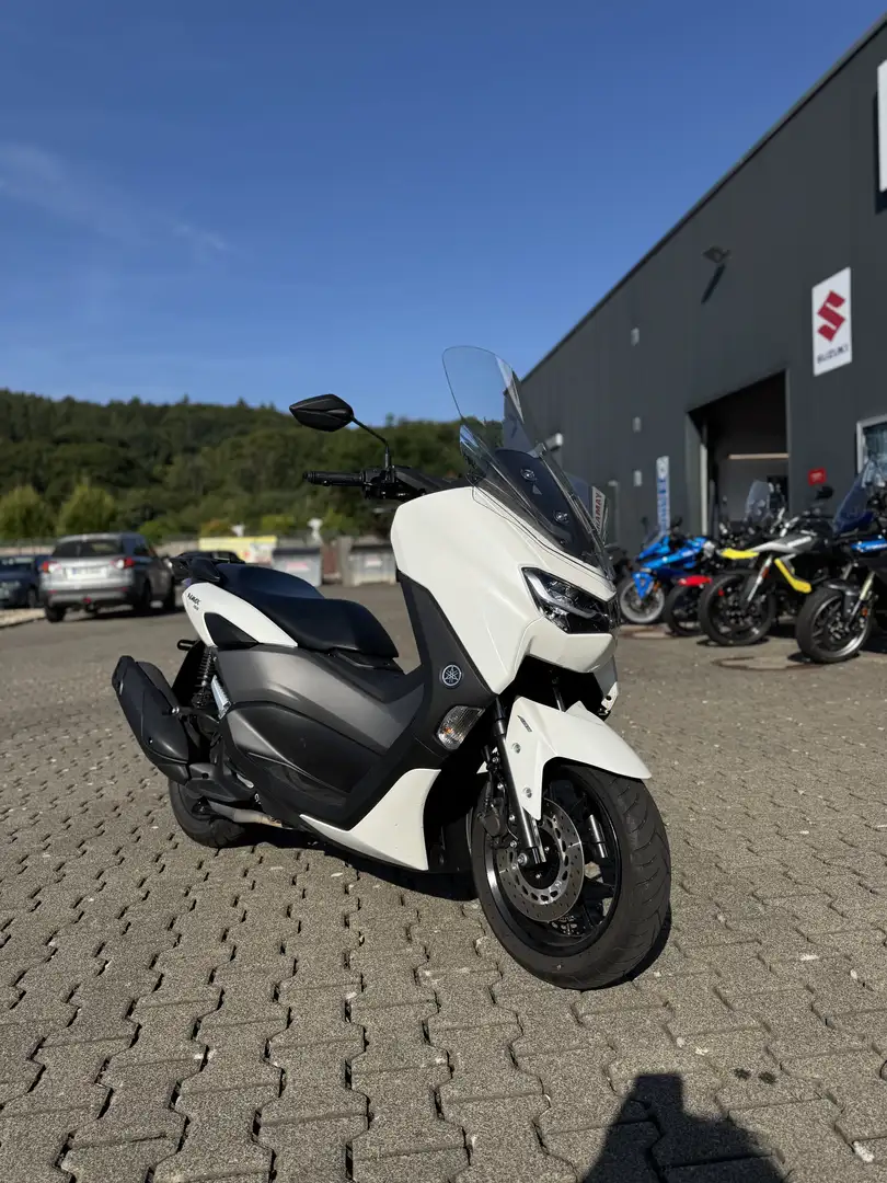 Yamaha NMAX N-Max 155 mit Touringscheibe u. Gepäckbrücke Blanco - 1