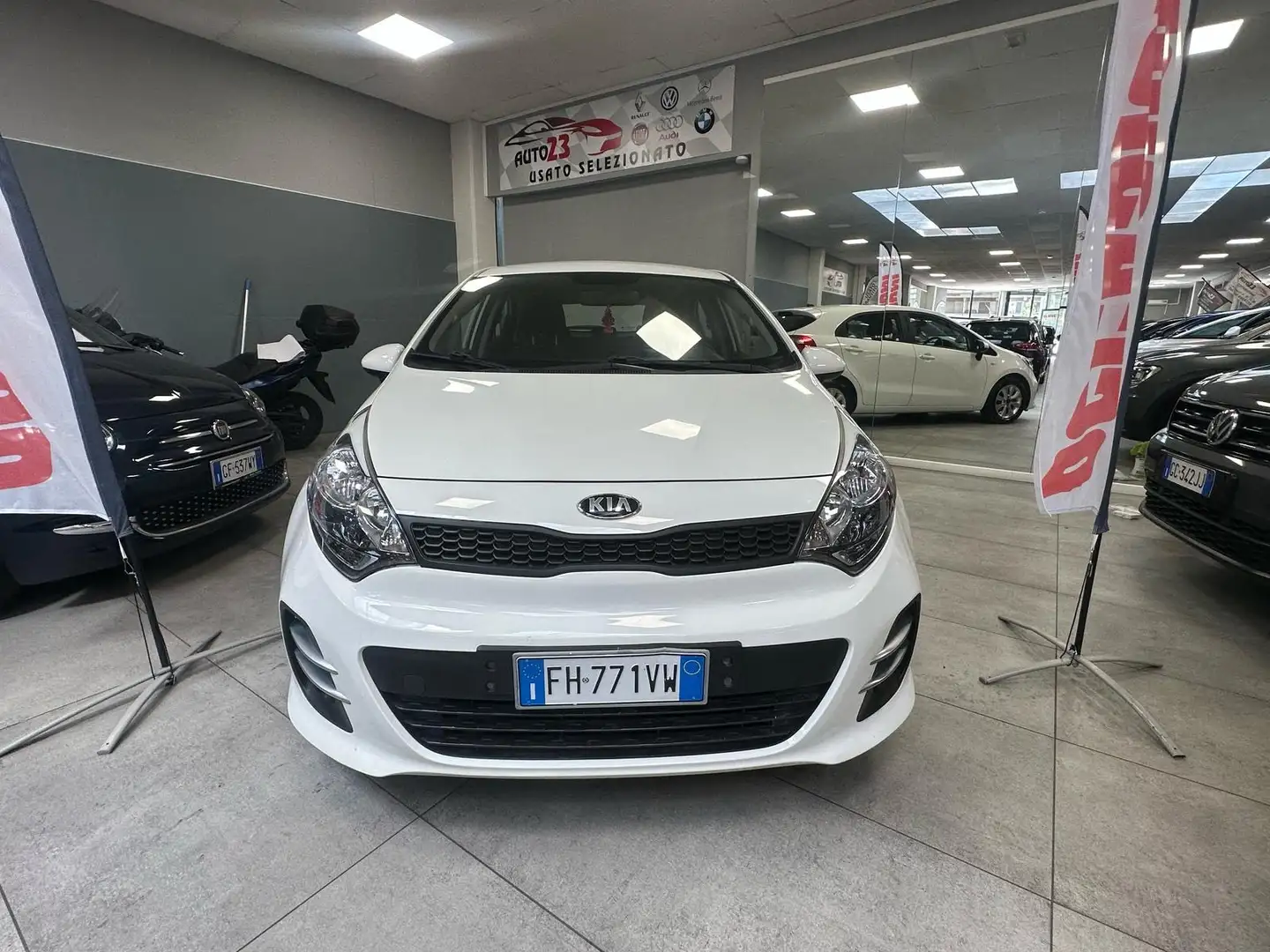 Kia Rio 5p 1.1 crdi Active Style Pack E6 Bianco - 1