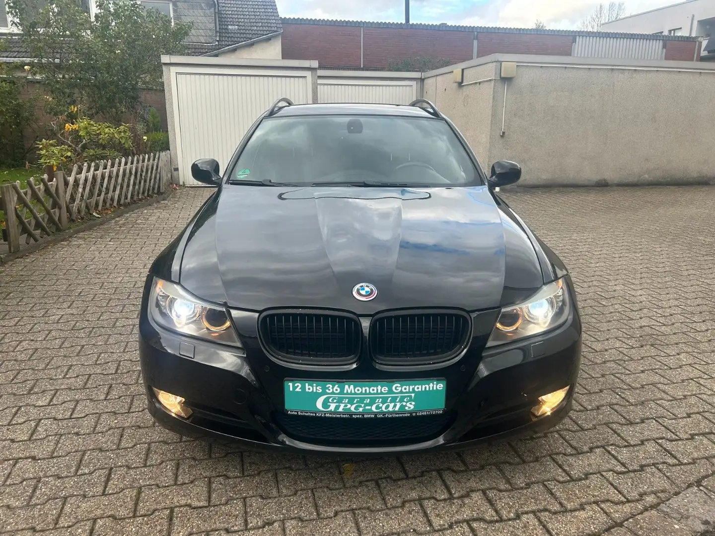 BMW 320 Baureihe 3 Touring 320i, *LEDER NAVI XENON* Černá - 2