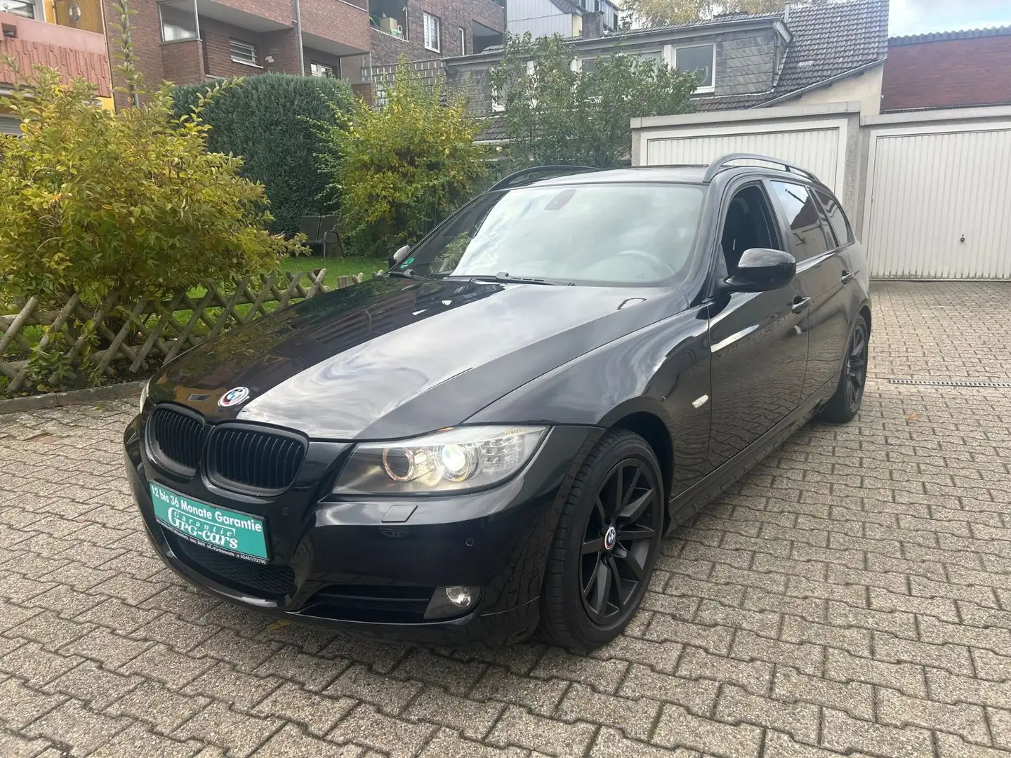 BMW 320 Baureihe 3 Touring 320i, *LEDER NAVI XENON* Schwarz - 1