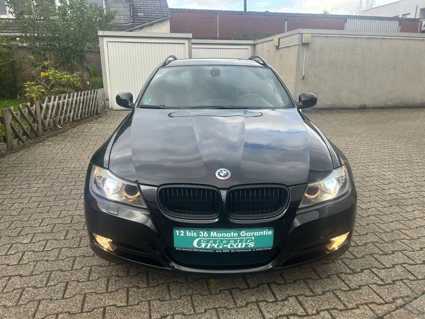 BMW 320 Baureihe 3 Touring 320i, *LEDER NAVI XENON* Schwarz - 2