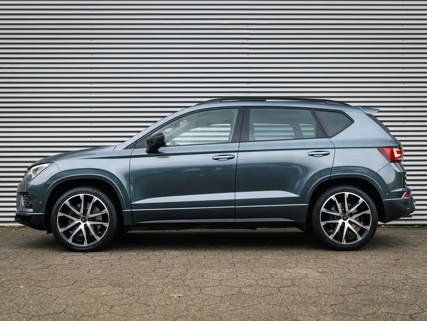 CUPRA Ateca 2.0 TSI 4DRIVE PANO BEATS 360 CAMERA TREKHAAK Grijs - 2