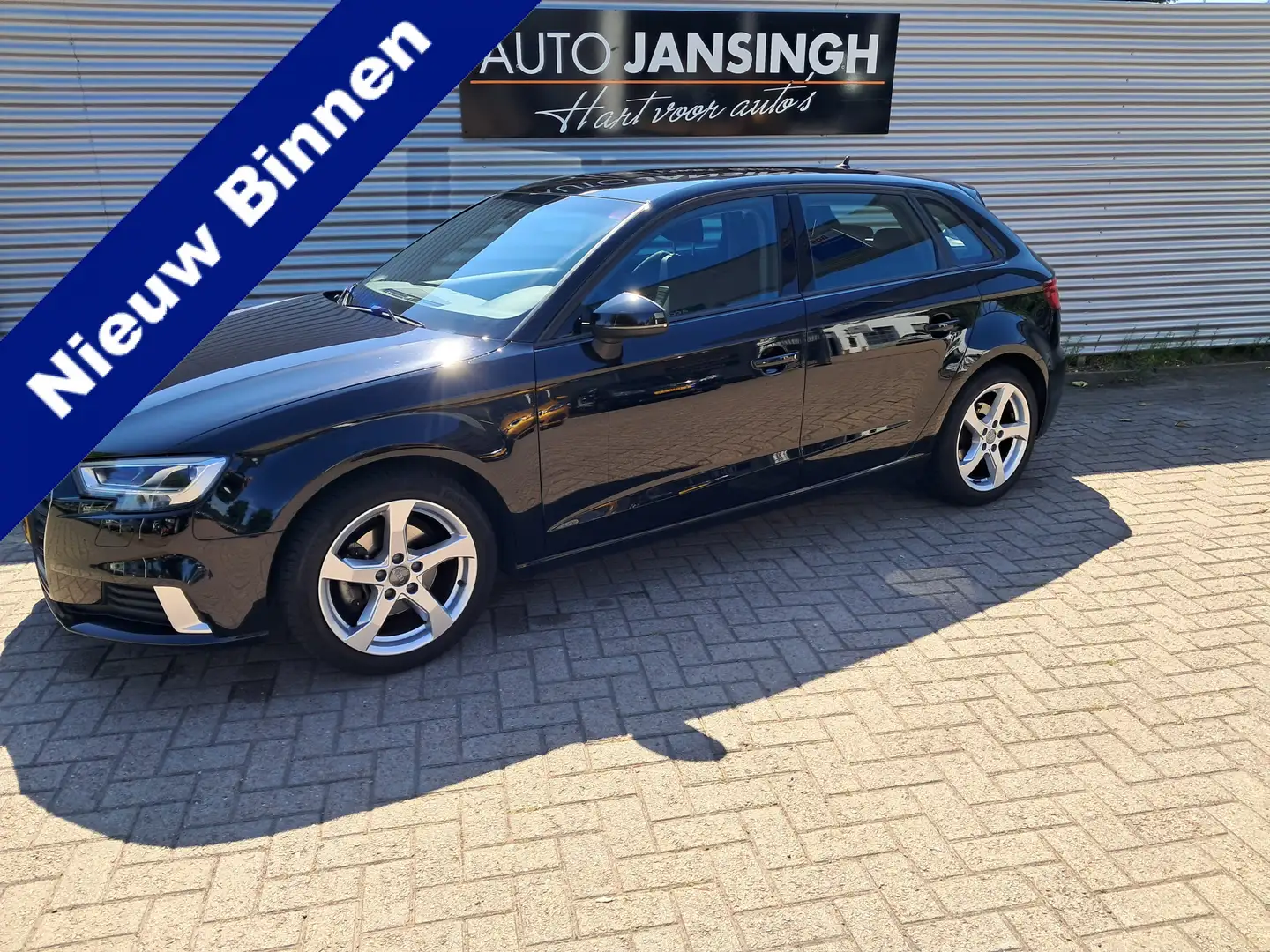 Audi A3 Sportback 30 TFSI Sport Lease Edition Automaat! | Zwart - 1