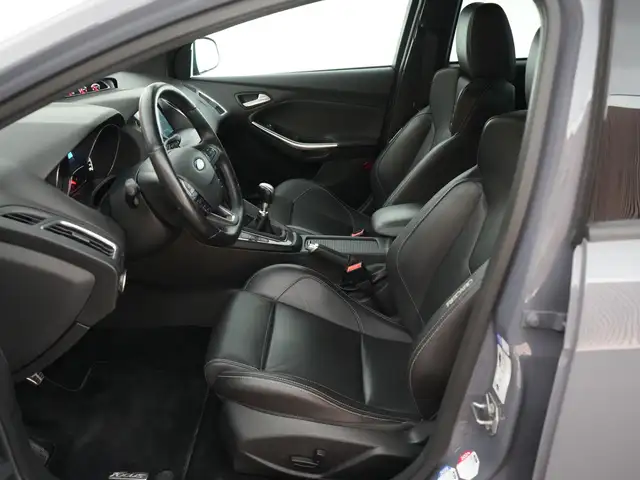 Ford Focus view 4