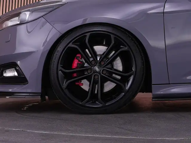 Ford Focus view 30