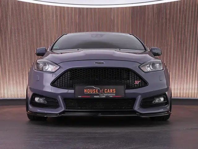 Ford Focus view 24