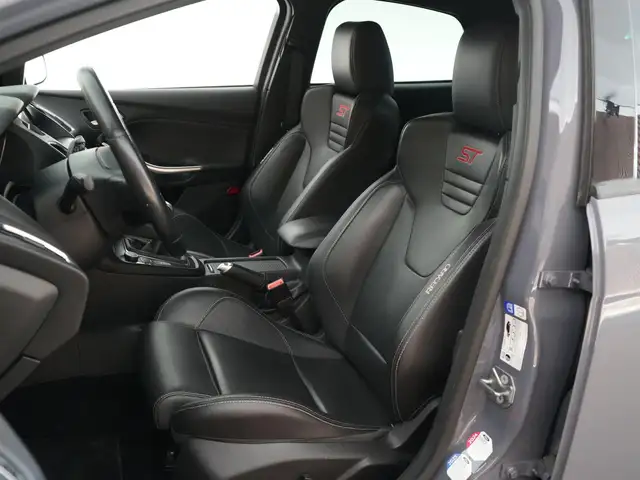 Ford Focus view 5