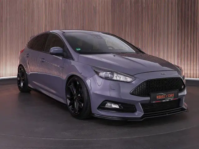 Ford Focus view 18