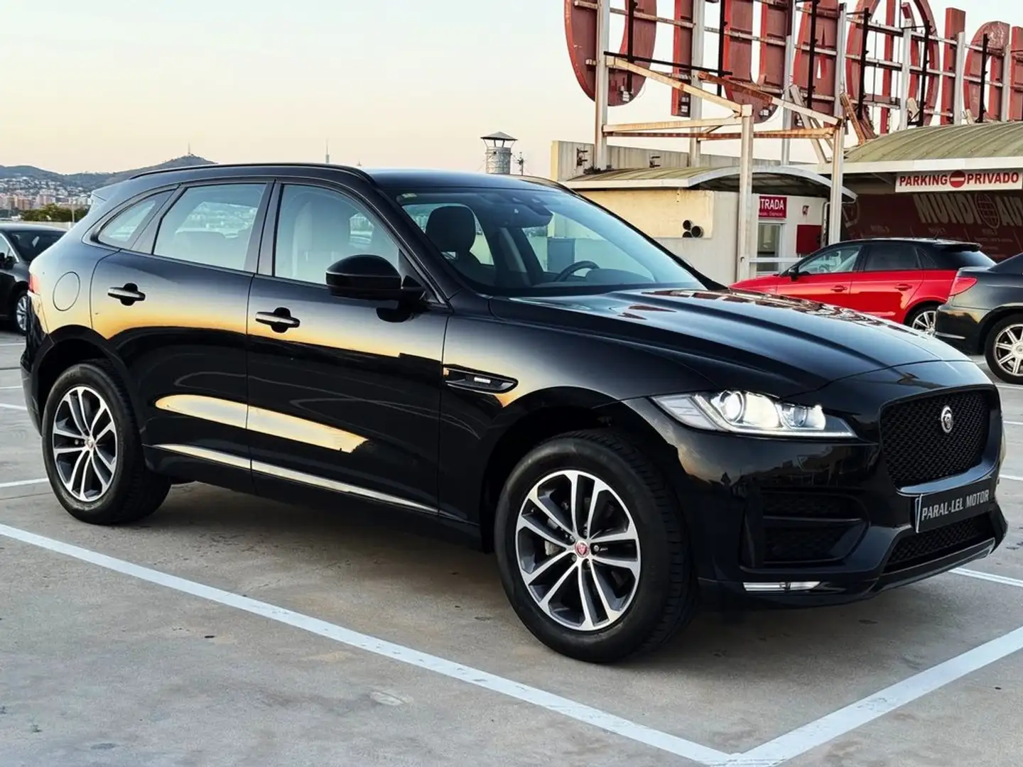 Jaguar F-Pace 2.0L i4D AWD AUTOMÁTICO 180cv RSPORT con TECHO PA Schwarz - 1