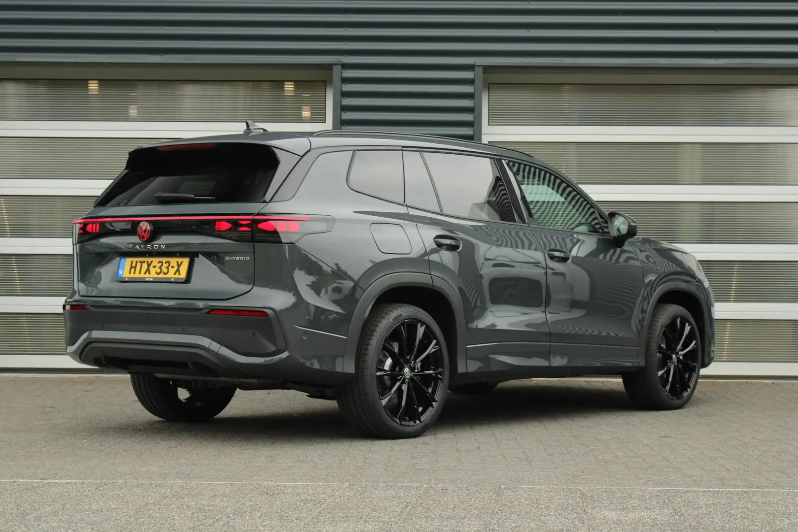Volkswagen Tayron 1.5 204pk eHybrid Life Edition | Trekhaak Wegklapb Grijs - 2