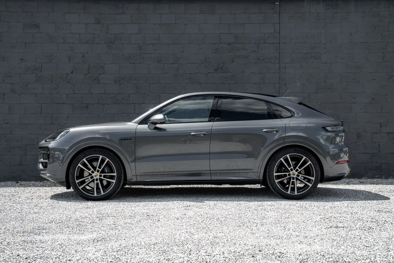 Porsche Cayenne NEW Coupé E-Hybrid SPORTDESIGN/22"/PANO Gris - 2