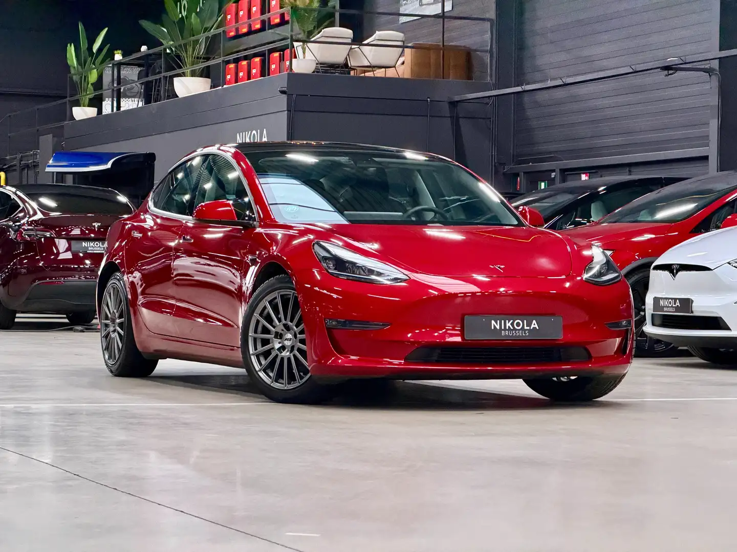 Tesla Model 3 LONG RANGE AWD - FACELIFT Rot - 1