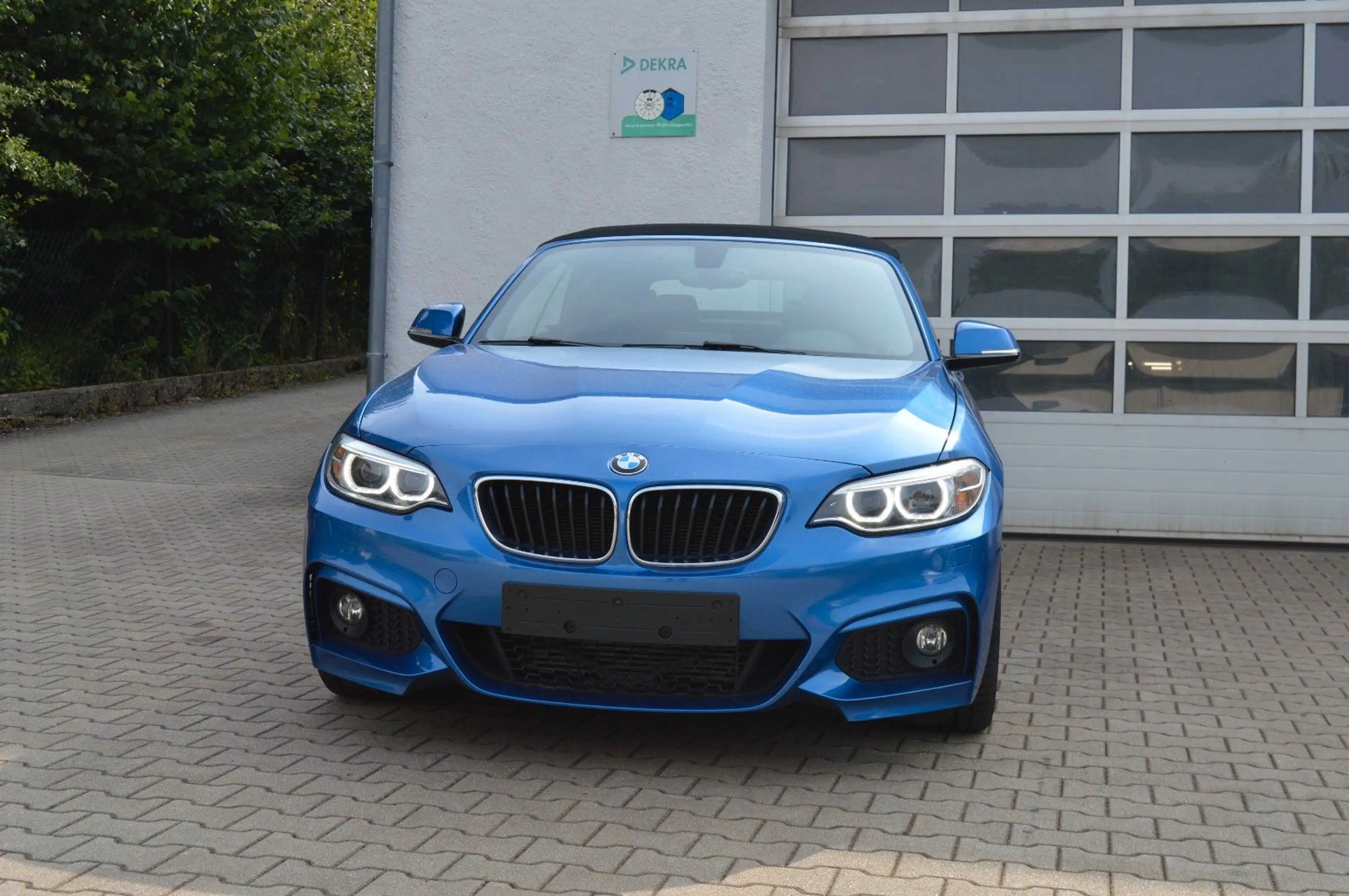 BMW 220 Baureihe 2 Cabrio 220 d — photo 2