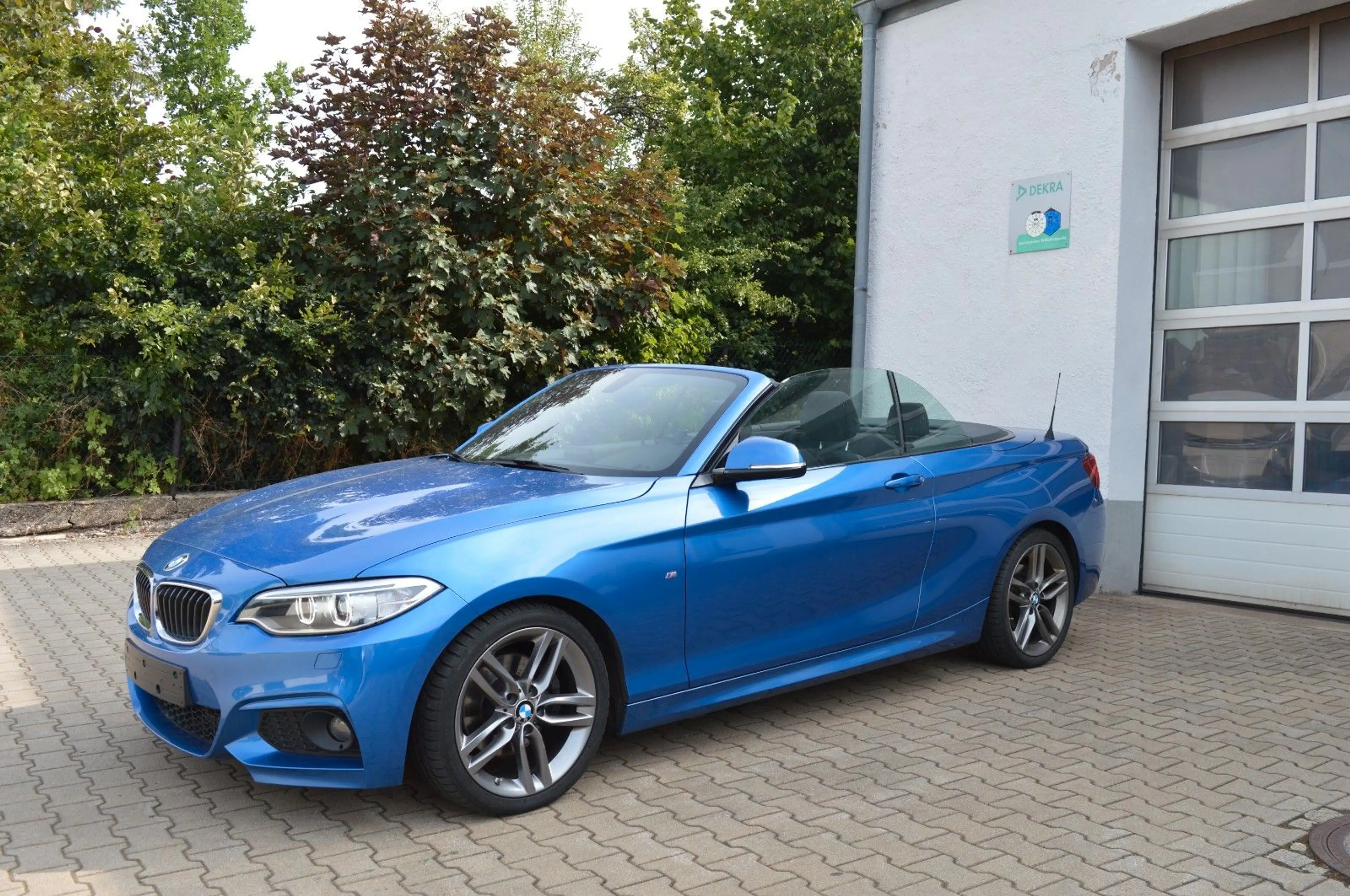 BMW 220 Baureihe 2 Cabrio 220 d — photo 4