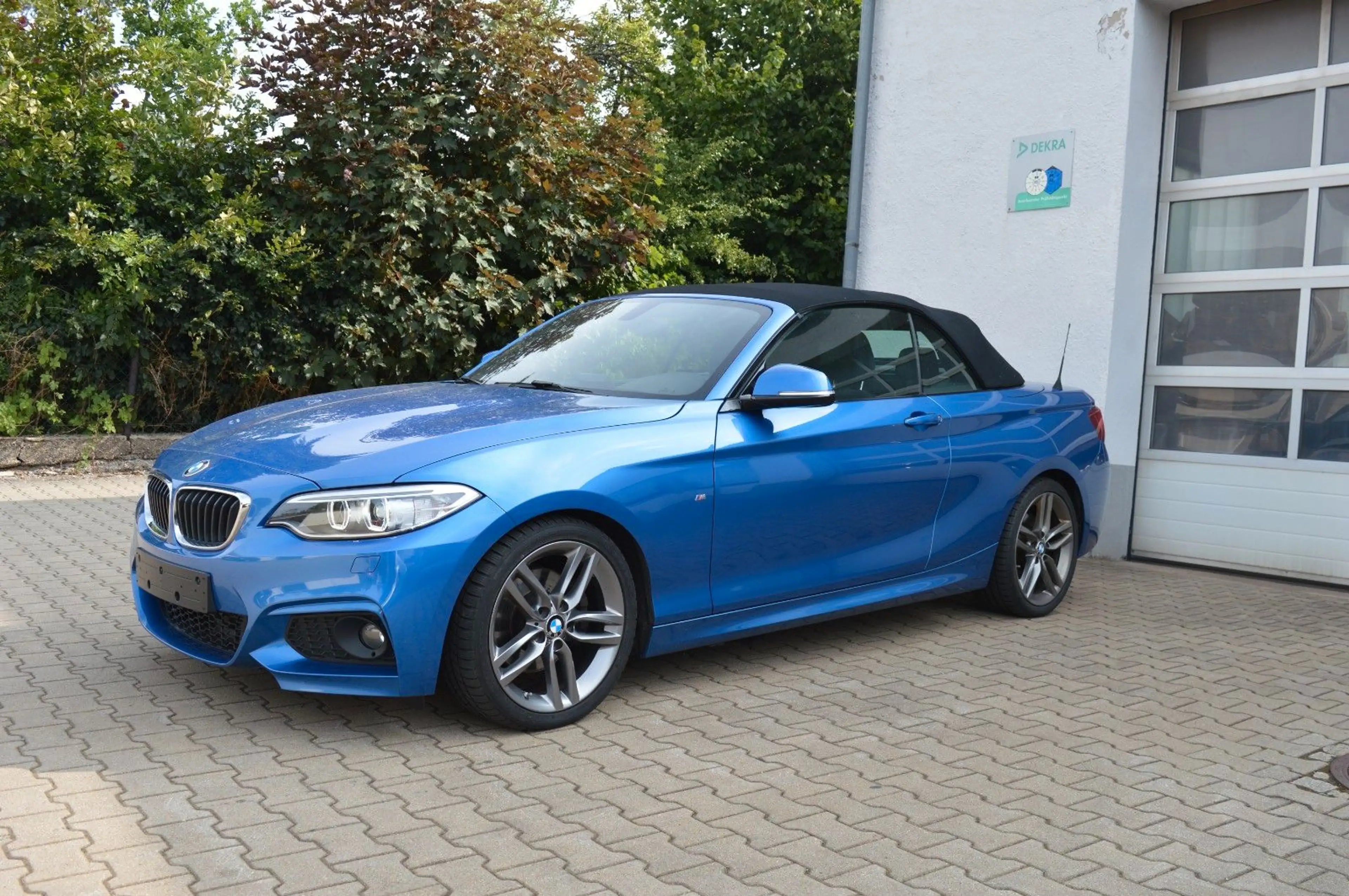 BMW 220 Baureihe 2 Cabrio 220 d — photo 3