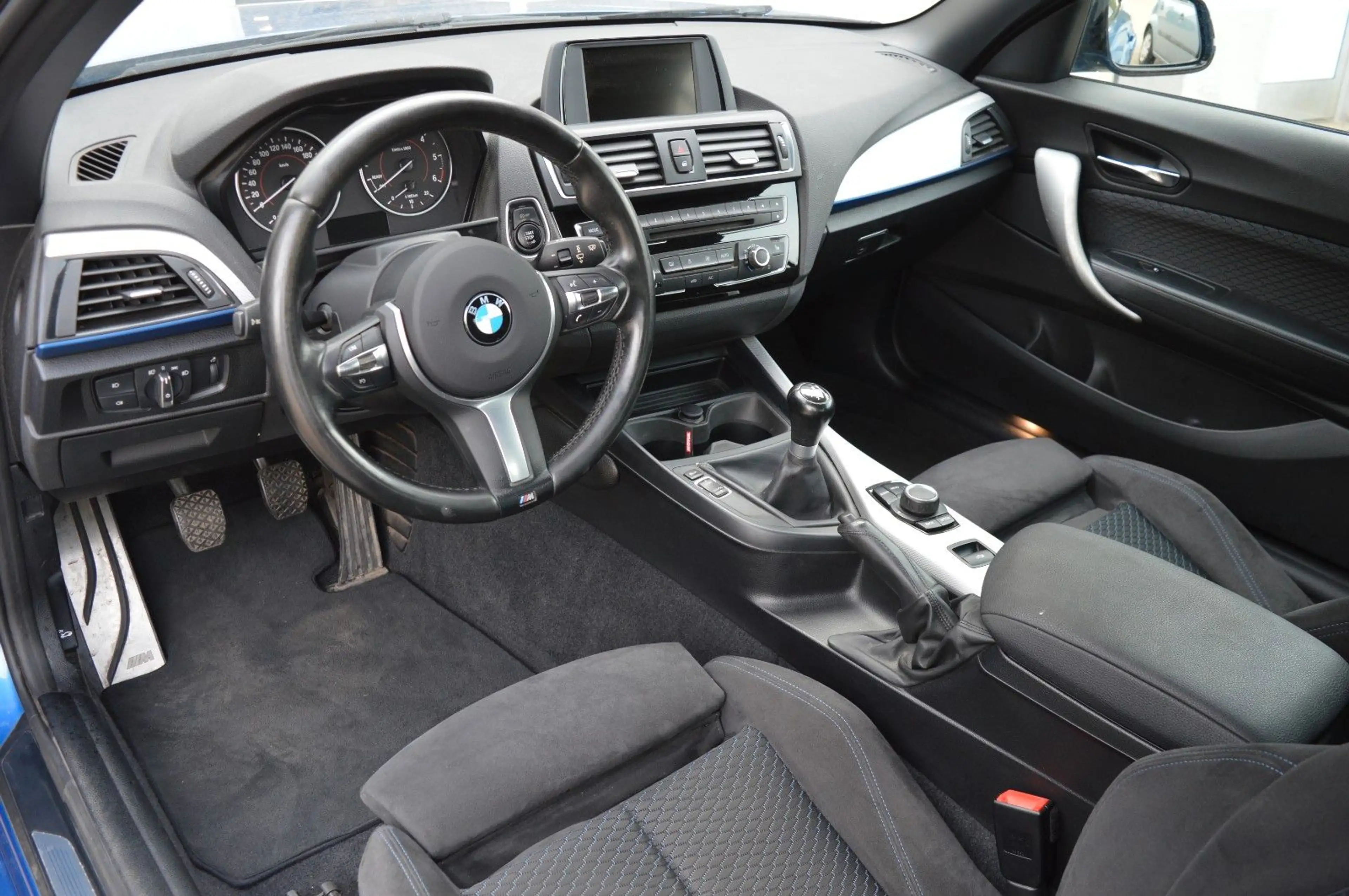 BMW 220 Baureihe 2 Cabrio 220 d — photo 9