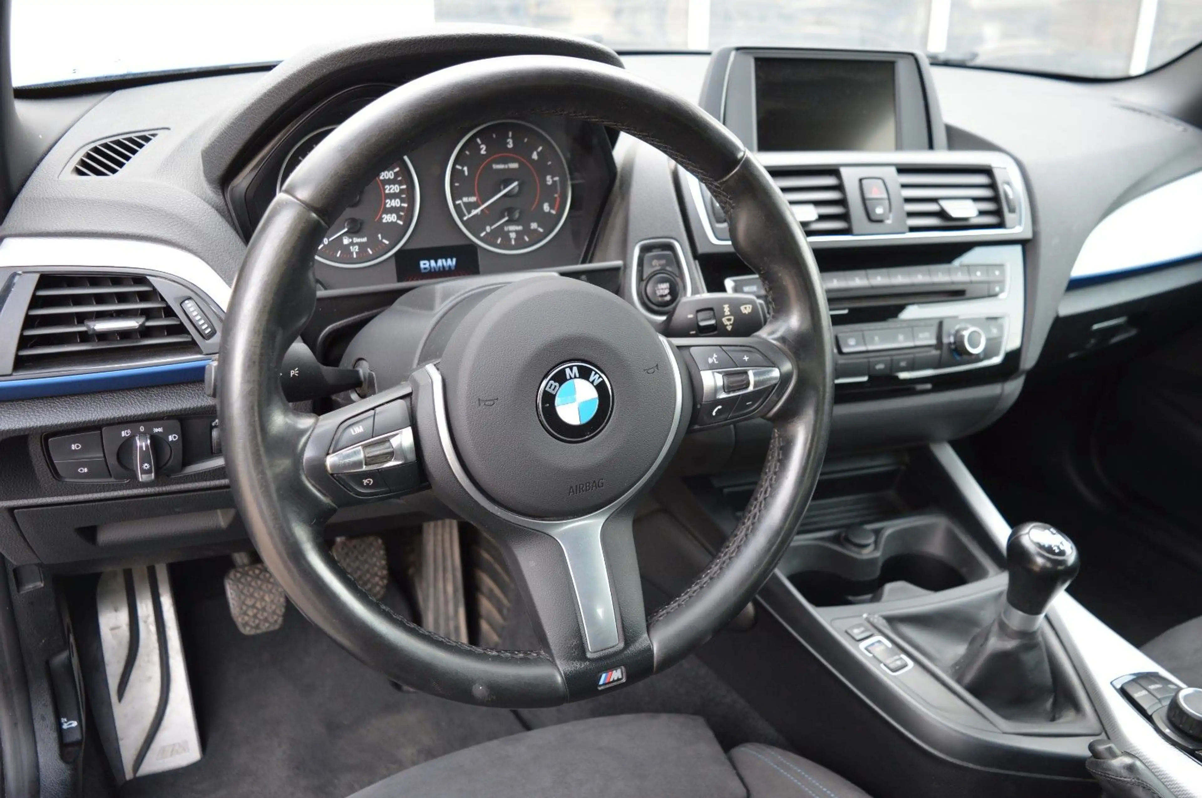 BMW 220 Baureihe 2 Cabrio 220 d — photo 12