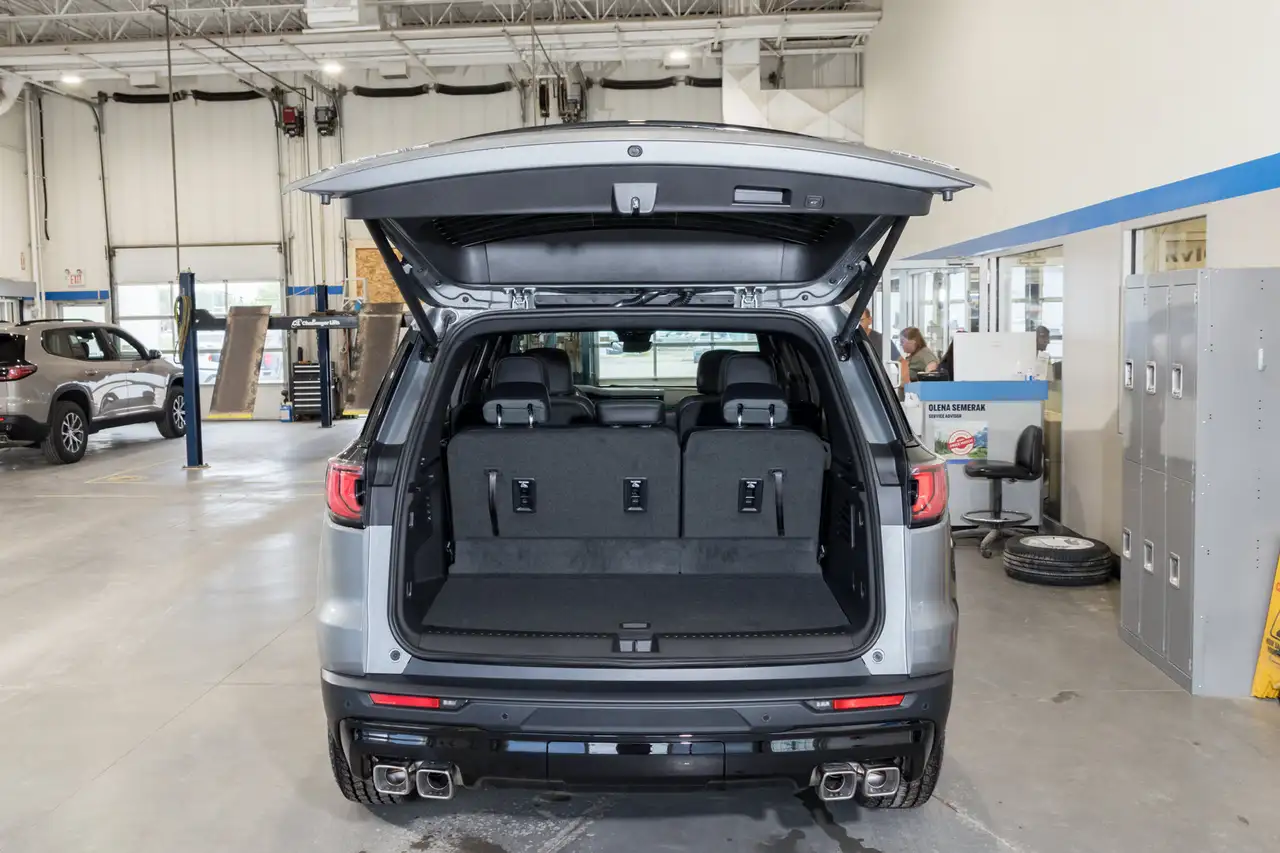 GMC Acadia снимка GMC Acadia